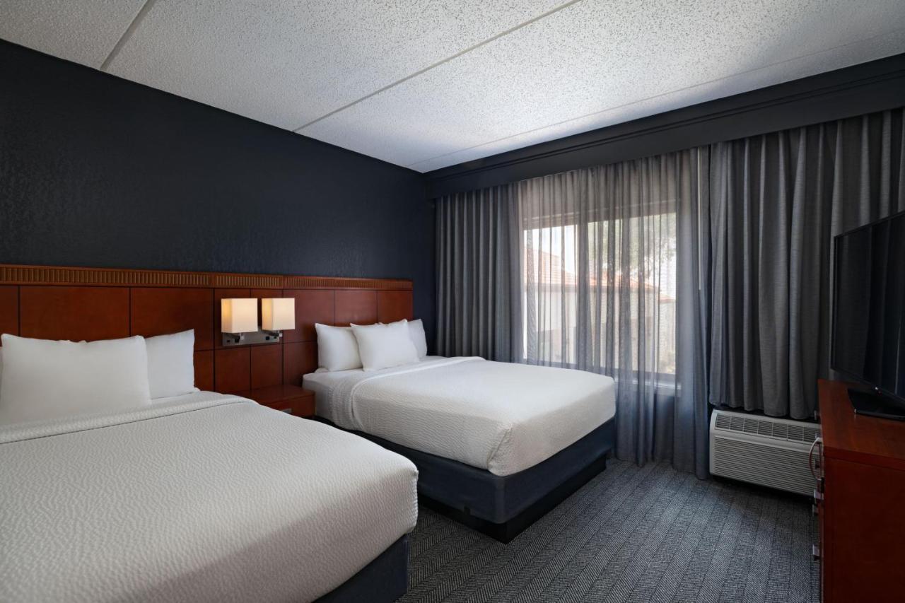 Courtyard By Marriott San Antonio Downtown Hotel Exterior photo