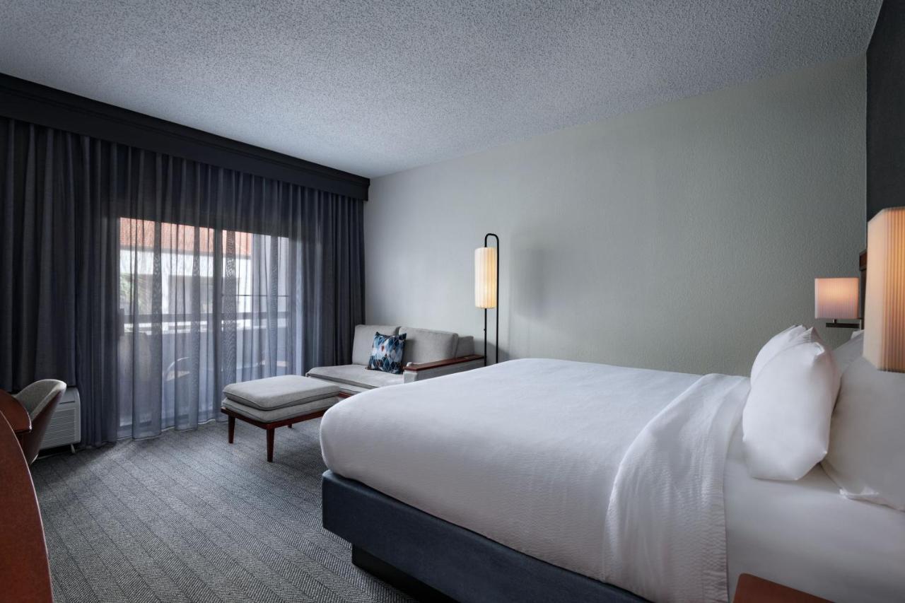 Courtyard By Marriott San Antonio Downtown Hotel Exterior photo