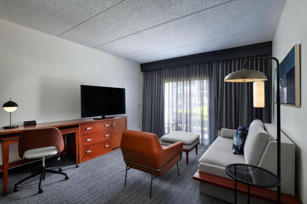 Courtyard By Marriott San Antonio Downtown Hotel Exterior photo